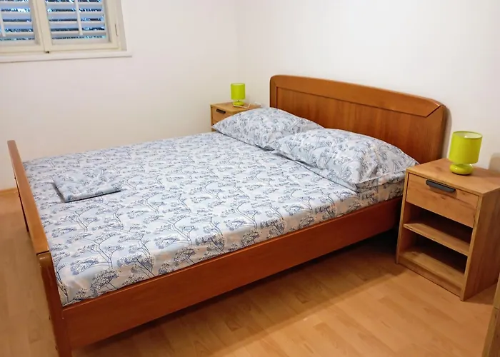 Sunny With 3 Bedrooms Apartment