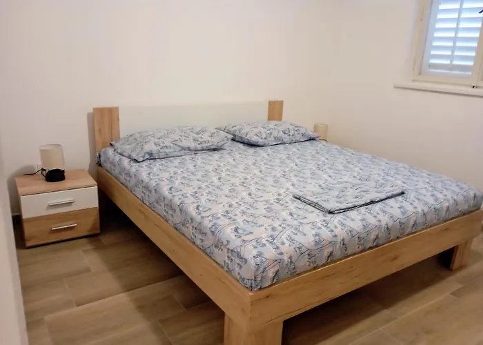 Sunny With 3 Bedrooms Apartment