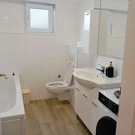 Sunny With 3 Bedrooms 公寓 特罗吉尔