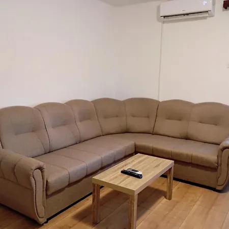 Sunny With 3 Bedrooms 公寓 *