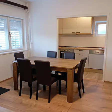 Sunny Coastal Retreat In Apartment Trogir